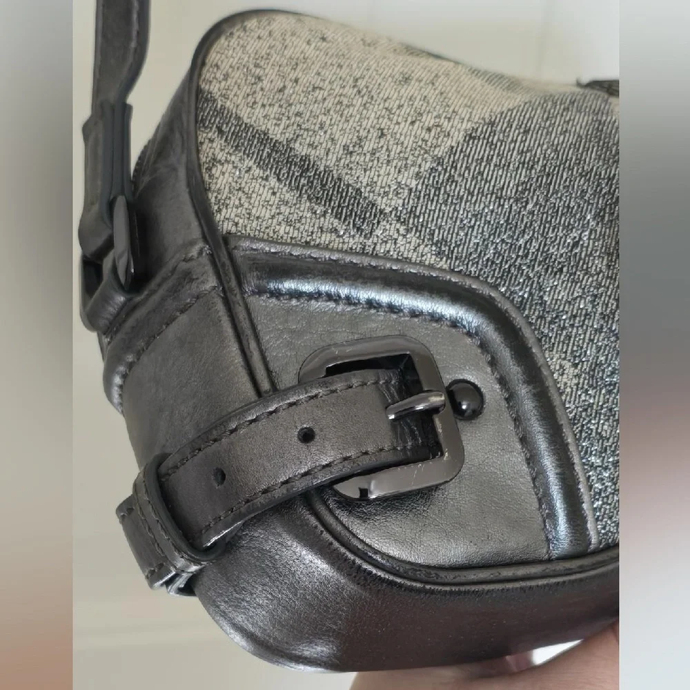 HP🎉Burberry Gray Metallic Shimmer Check Camera Crossbody Bag